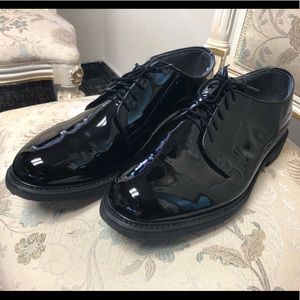 BN BATES MEN’s high gloss Oxford size 11-12